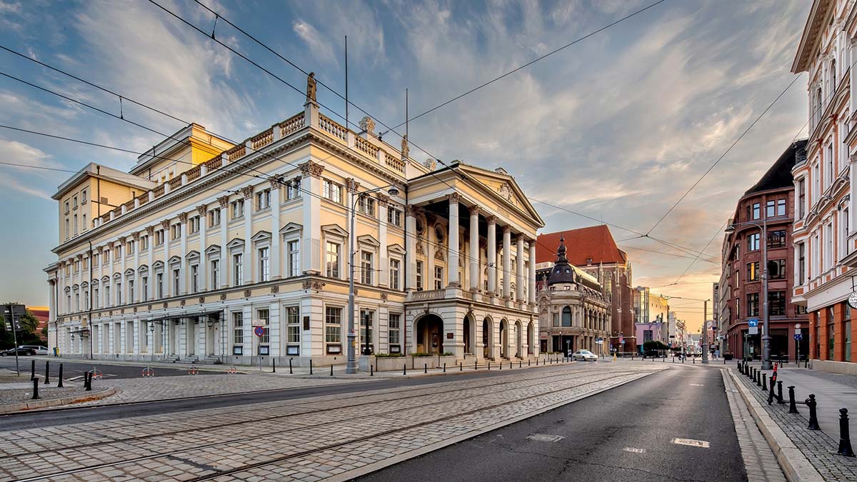 Einladung zur Breslauer Oper  Giacomo Puccini „Madame Butterfly”  am 21. Oktober 2023